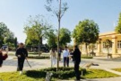 Đồng chí Trần Quý Kiên – Thứ trưởng bộ TNMT về trồng cây tại khuân viên nhà trường Xuân Quý Mão 2023